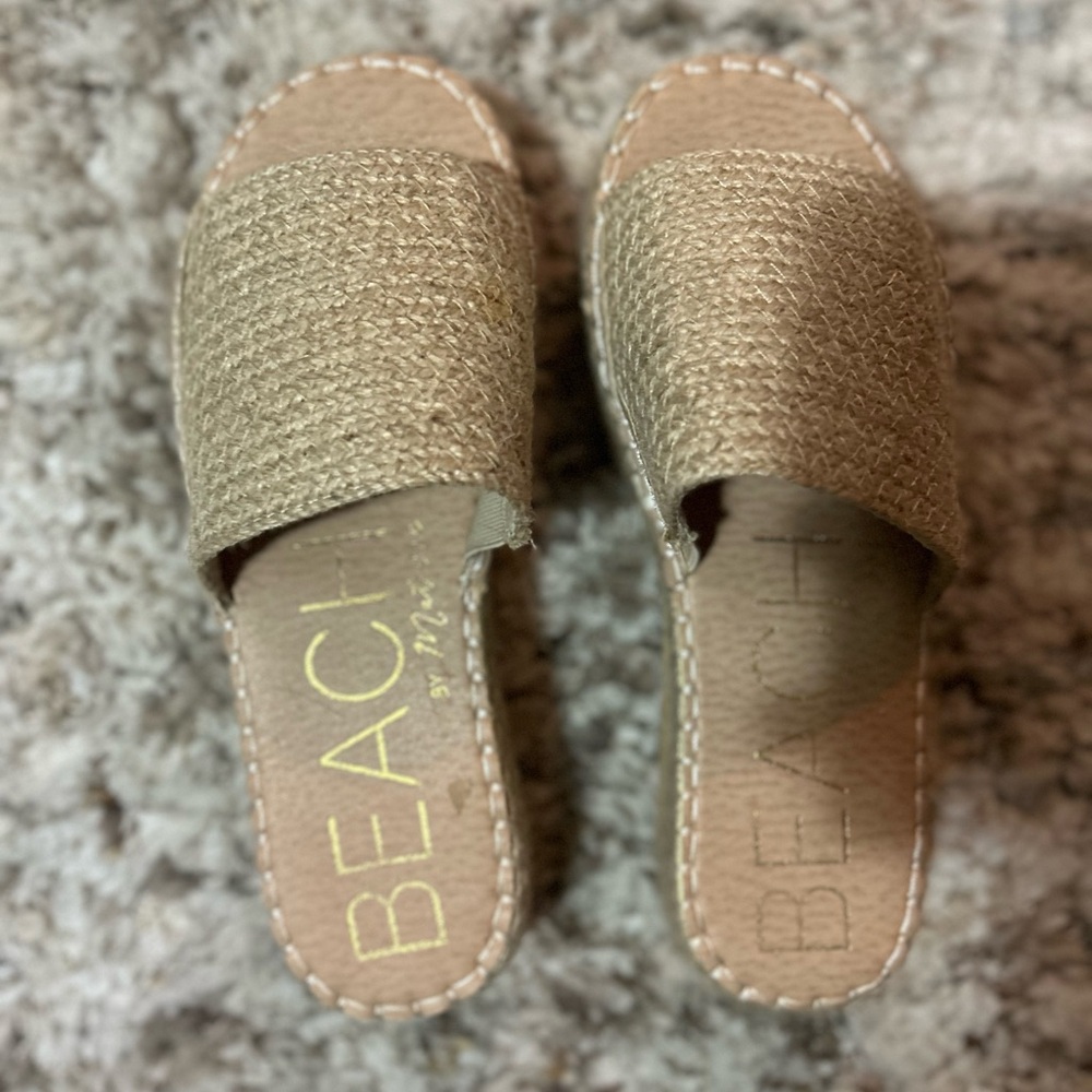 Beach by Matisse Women's Del Mar platform sandals with a braided raffia size 7